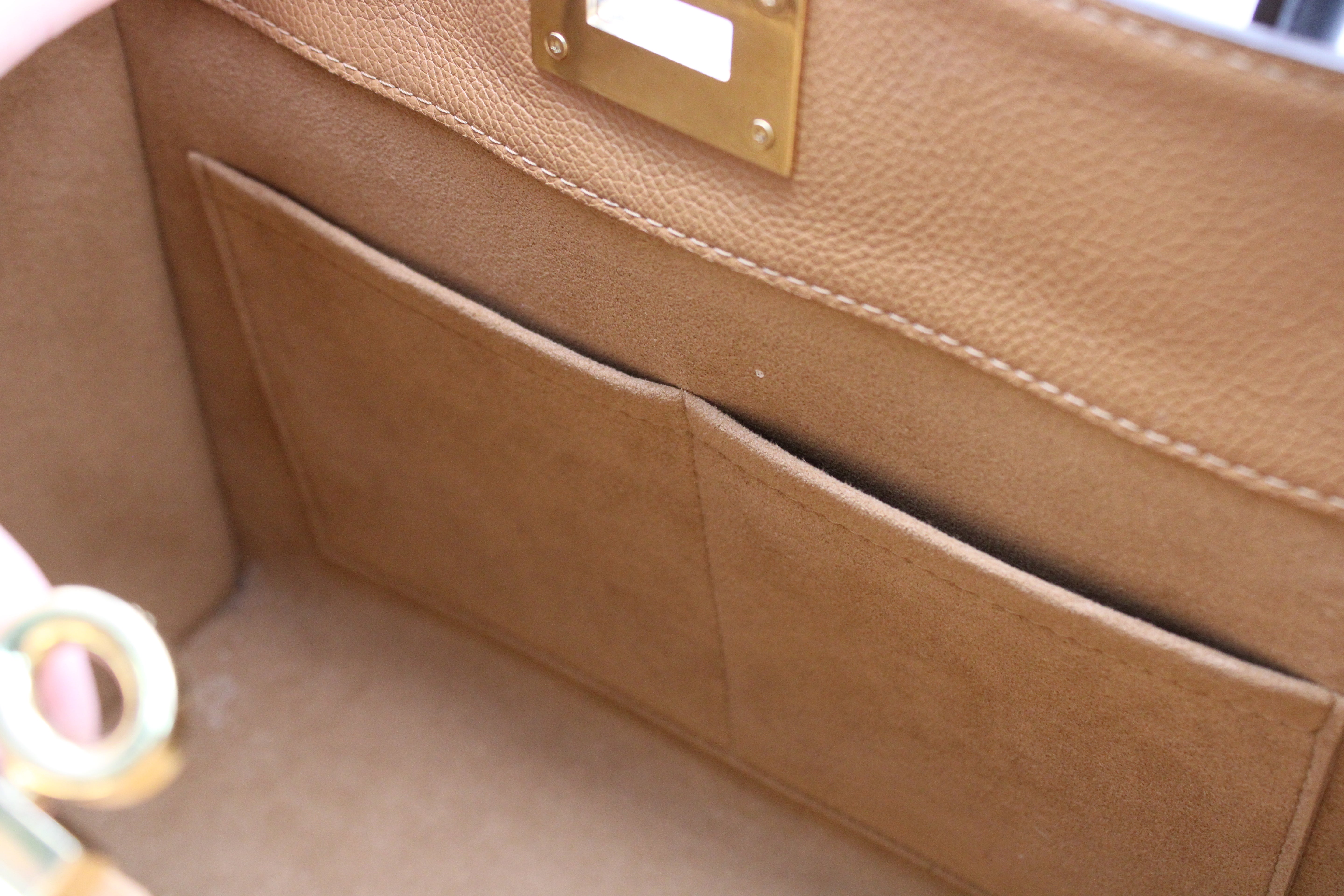 Louis Vuitton On My Side MM Noir Leather Bag M53823