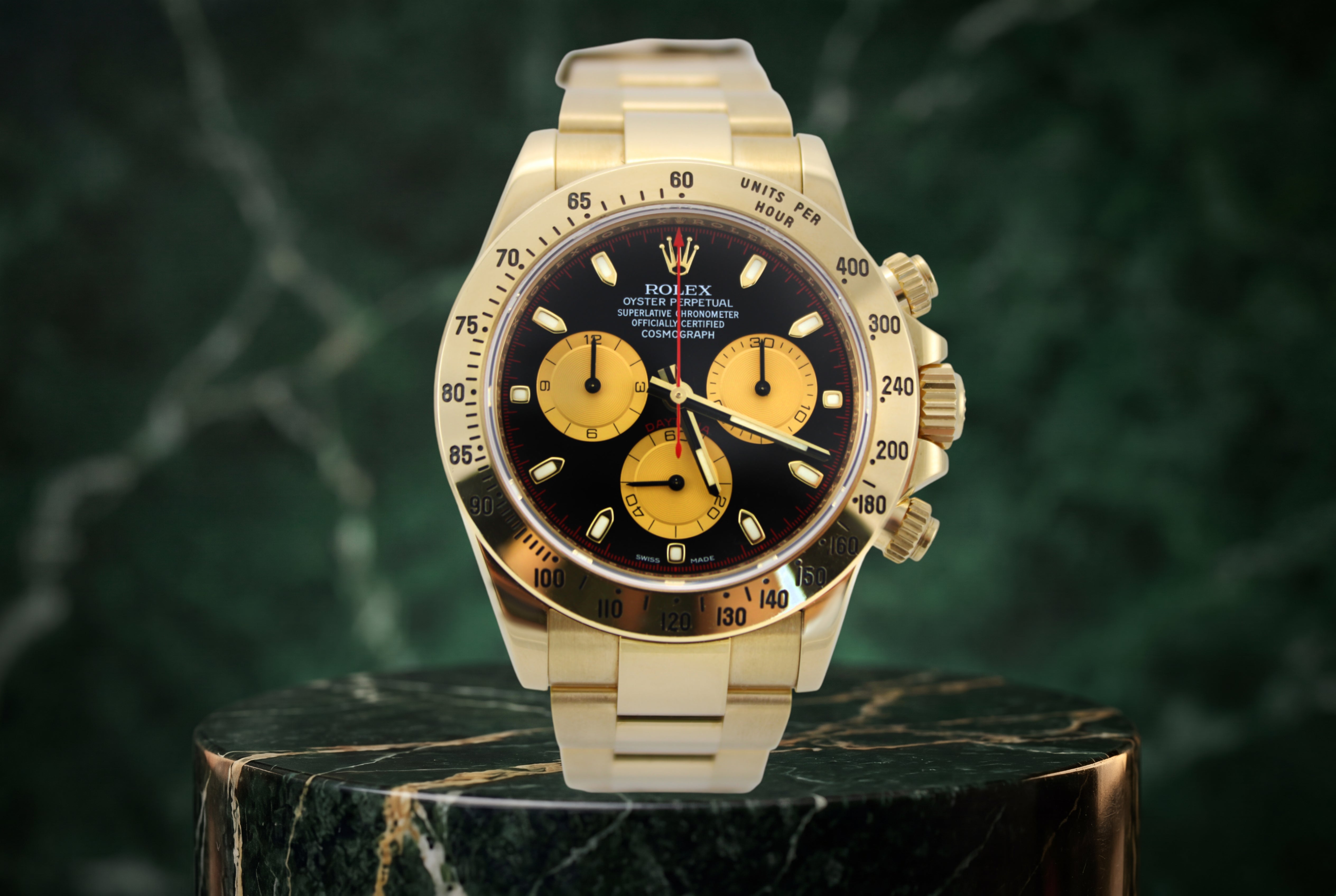 2014 Rolex Cosmograph Daytona "Paul Newman" 18K Gold UNPOLISHED 116528 40mm Oyster Watch With Box and Papers SKU: JVIGGG03260J8