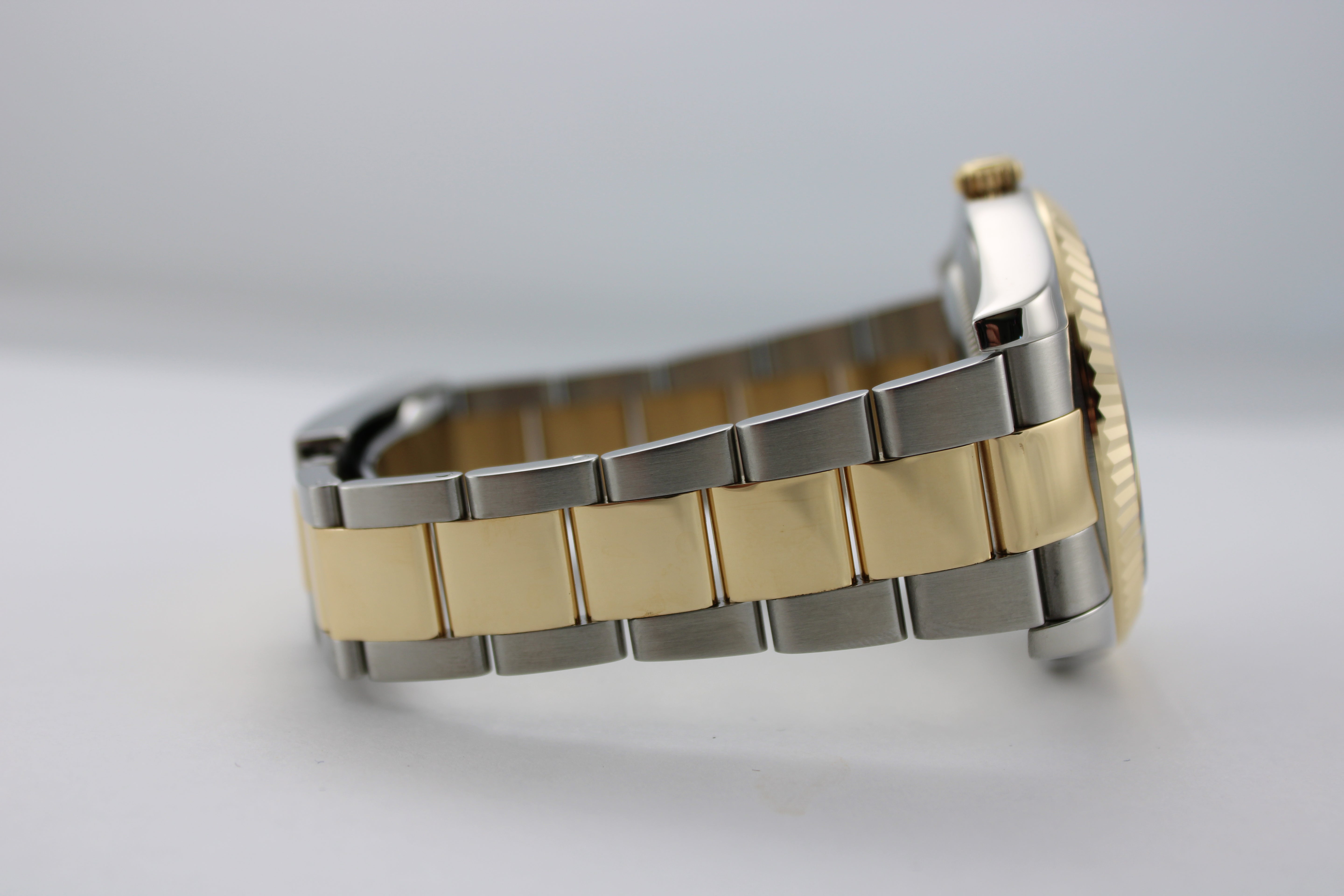 Rolex Datejust Grey "Wimbledon" Two-Tone 18K Gold Steel 116333 41mm Oyster Fluted Watch SKU: JLGGMG0326033