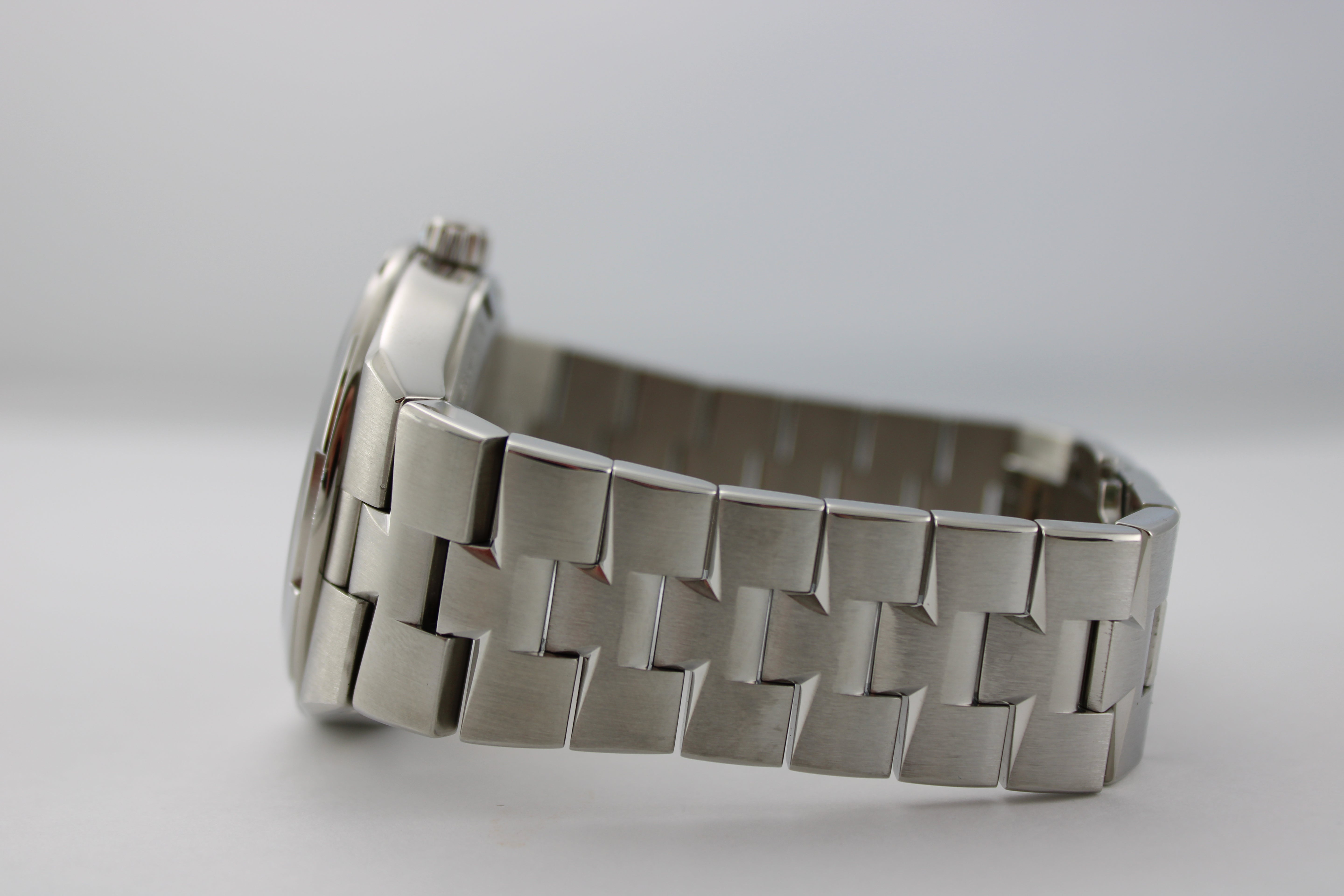 Vacheron Constantin Overseas Black 4500V Stainless Steel 41mm Watch SKU: JLAMGM0226904
