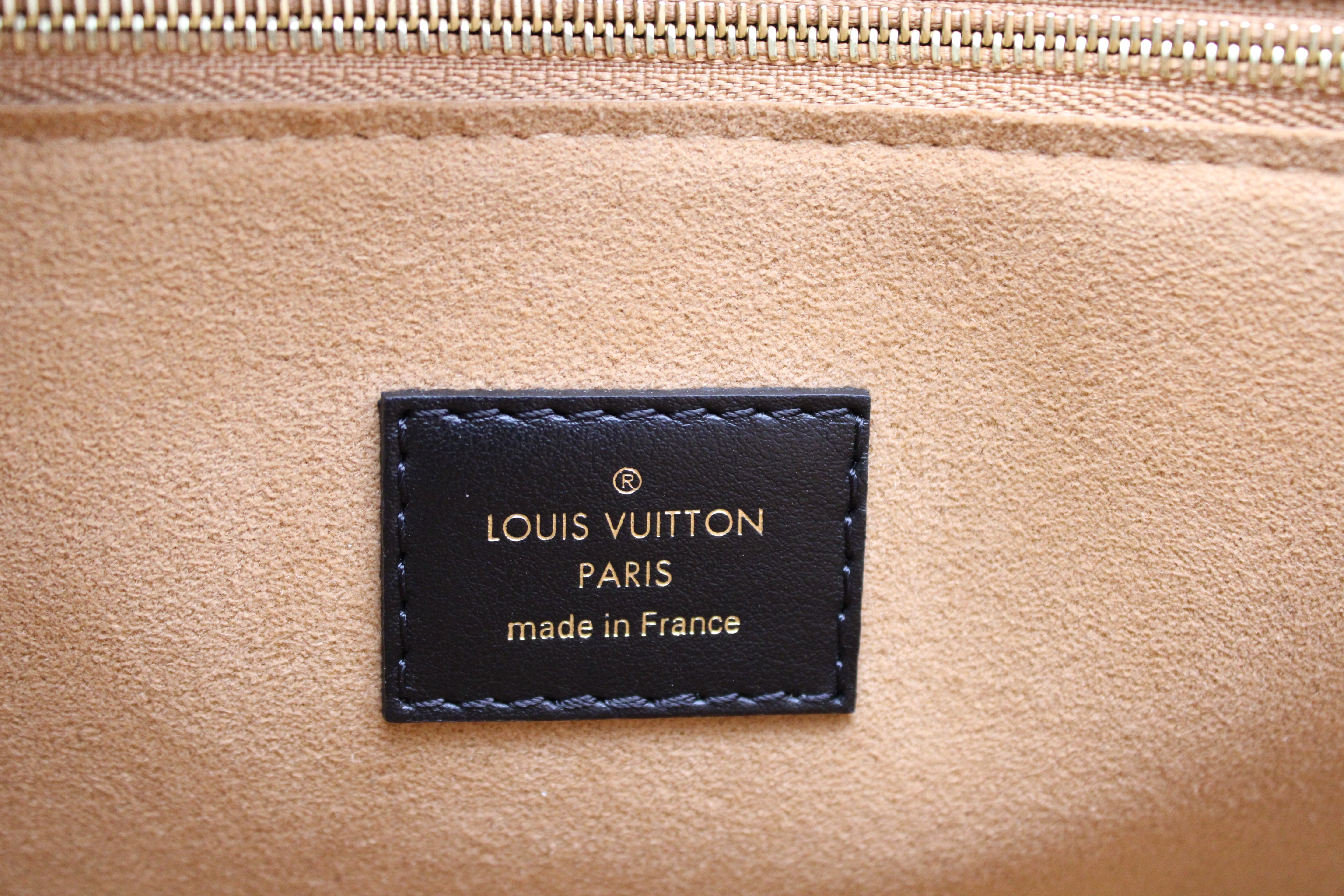 Louis Vuitton On My Side MM Noir Leather Bag M53823