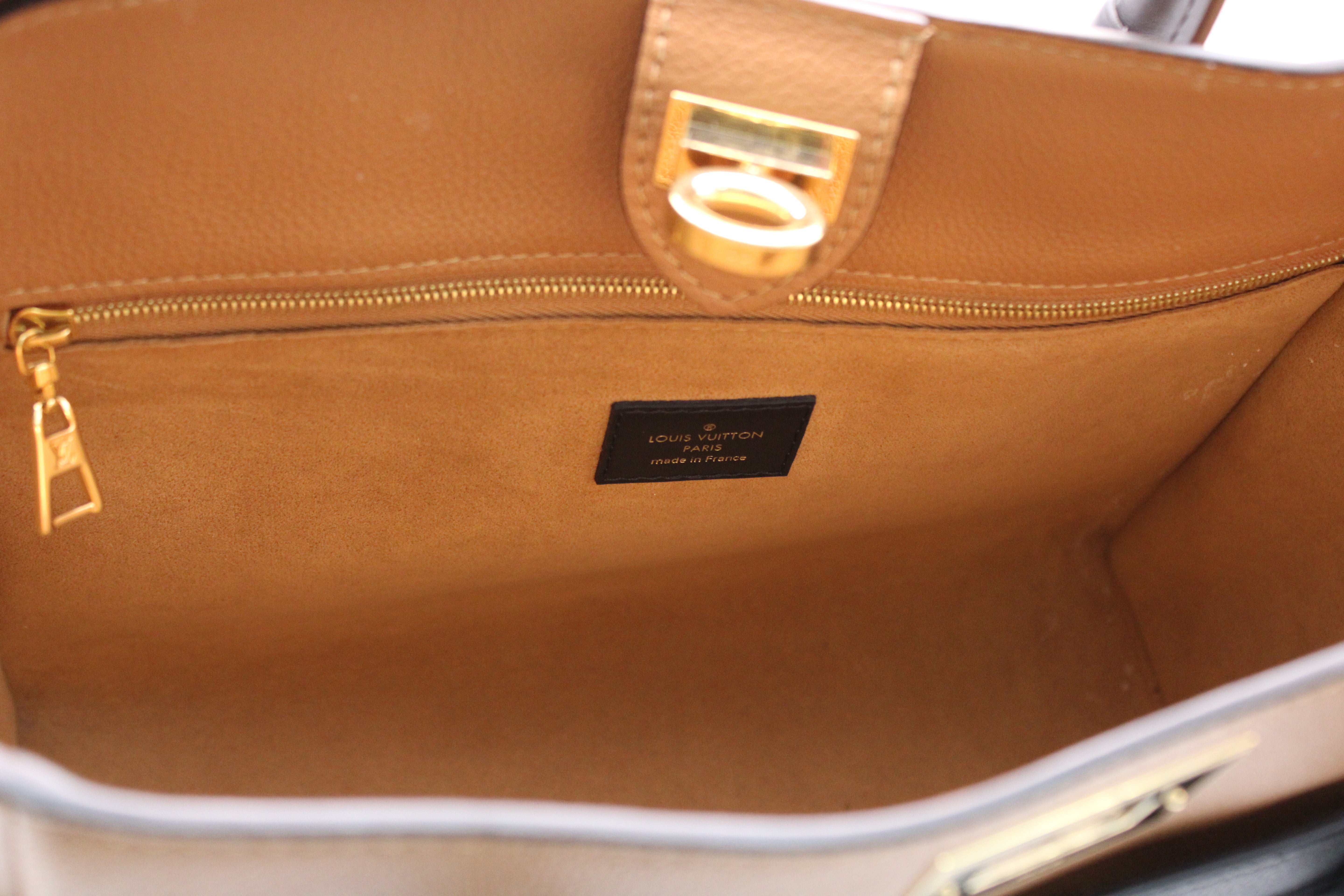 Louis Vuitton On My Side MM Noir Leather Bag M53823