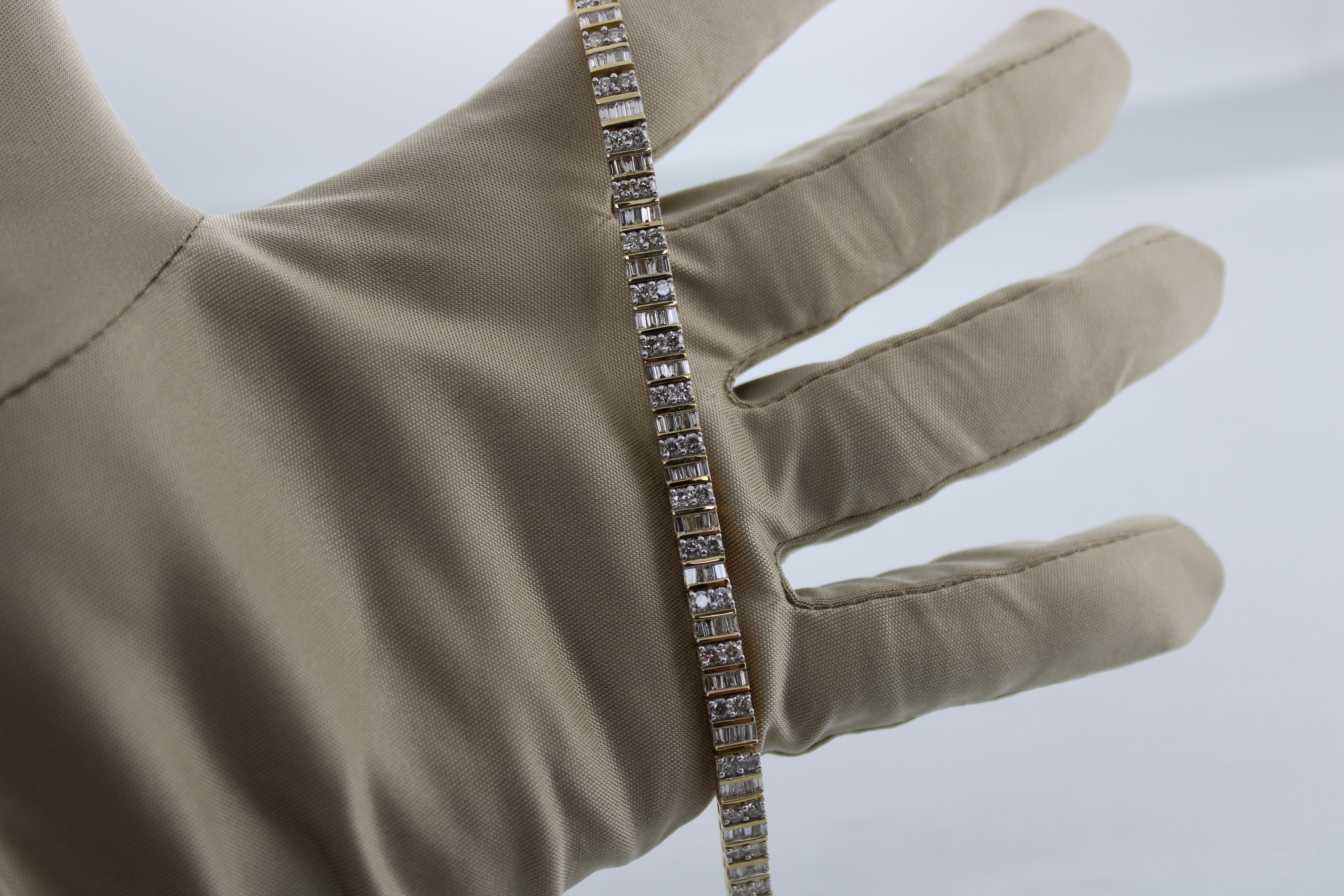 14K Yellow Gold Baguette/Round Diamond 7 Inch Bracelet 17.1 Grams